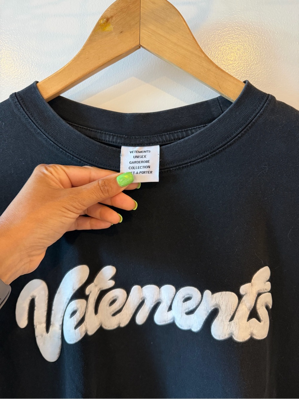 Vetements Black Tee Shirt with White Script Logo -Size L